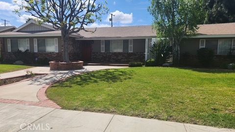 Photo of 20326 DEVONSHIRE St, Chatsworth, CA 91311 (MLS # SR26071900)