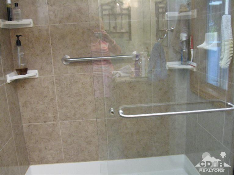 Desert Sands Mobile - Manufactured In Park