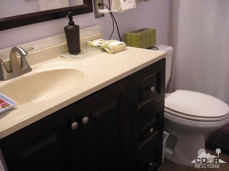 Desert Sands Mobile - Manufactured In Park