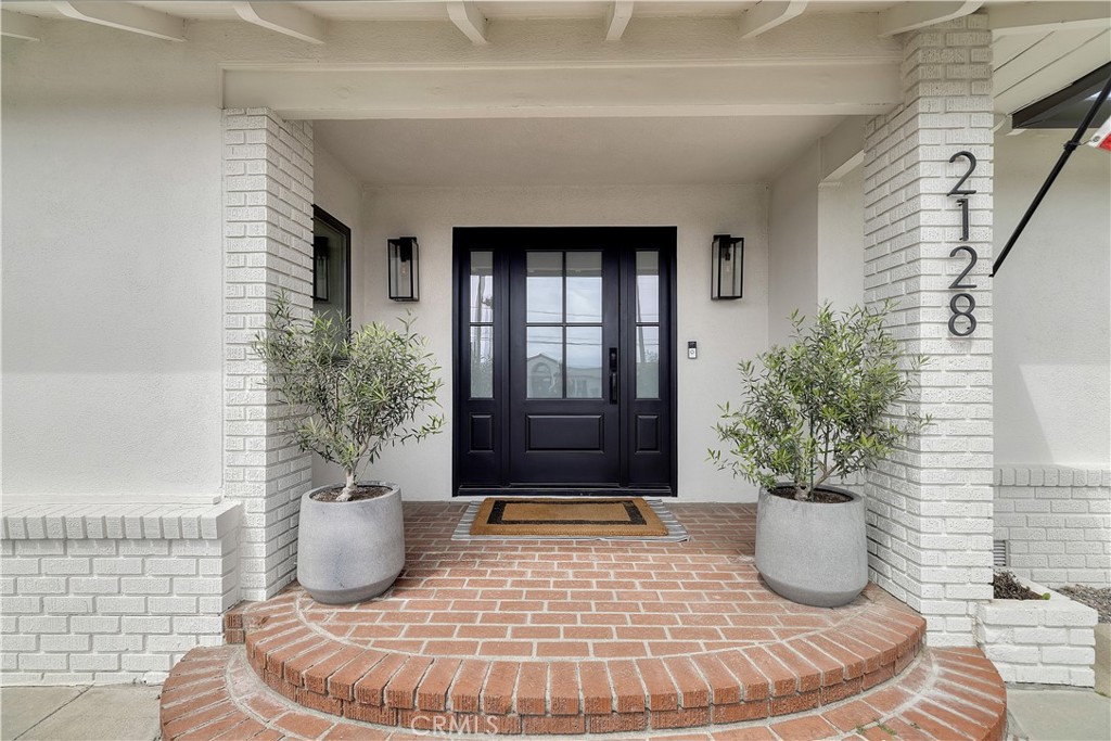 2128 W Paseo Del Mar