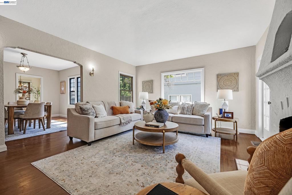 885 Rodney Dr