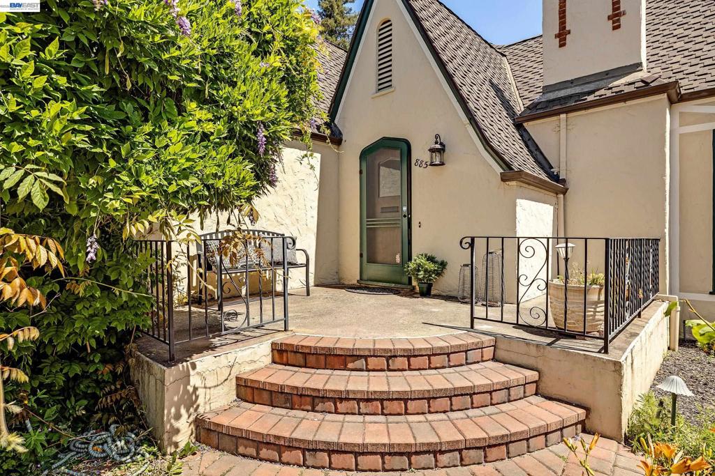 885 Rodney Dr