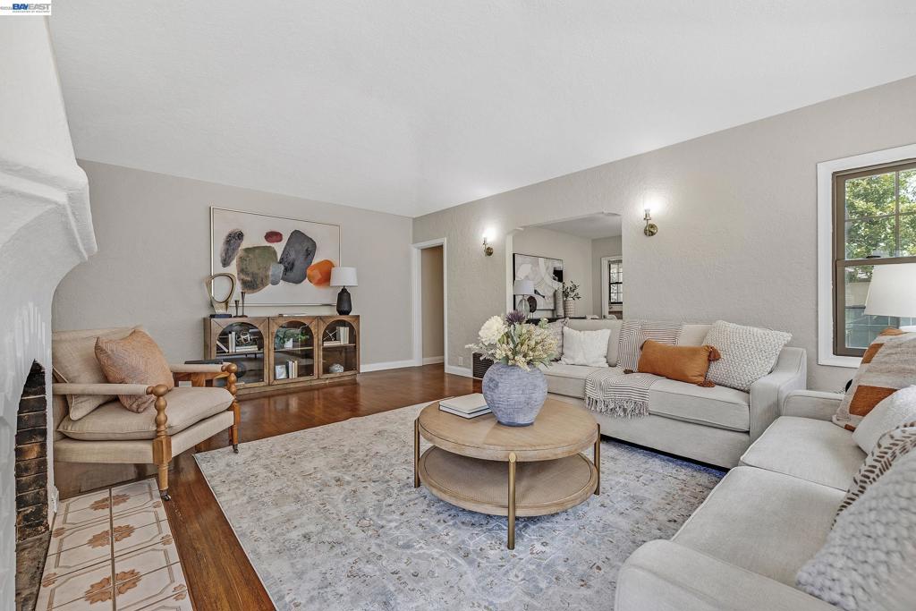 885 Rodney Dr