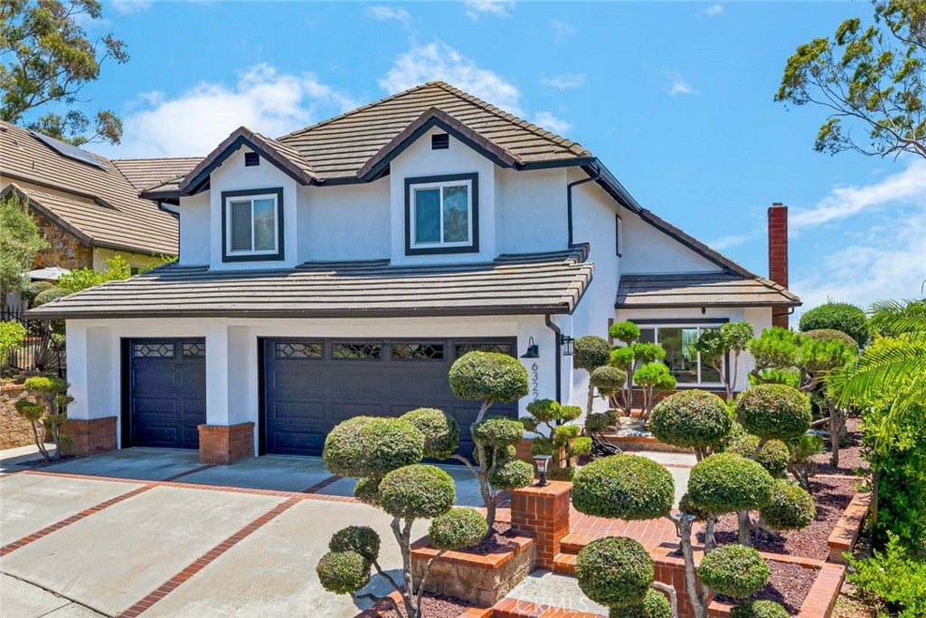 6322 E West View