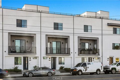 Photo of 6719 Sepulveda Boulevard, Van Nuys, CA 91411 (MLS # SR25226805) Photo of 6719 Sepulveda Boulevard, Van Nuys, CA 91411 (MLS # SR25226805)