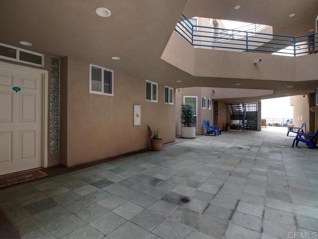 901 S Pacific Street 101