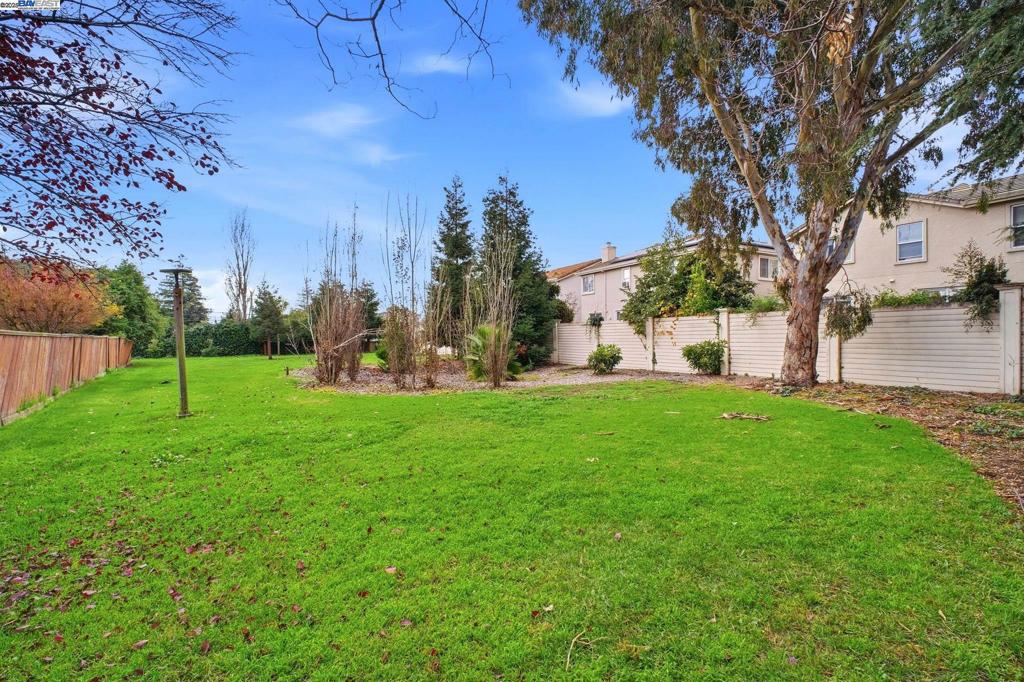 BRIARWOOD - Residential