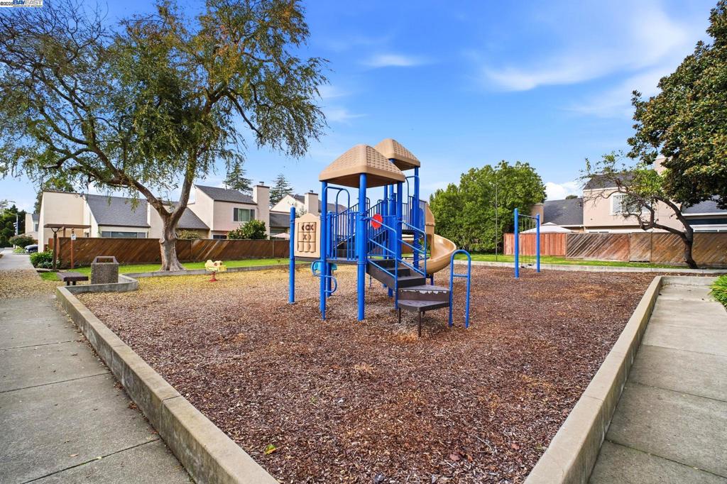 BRIARWOOD - Residential