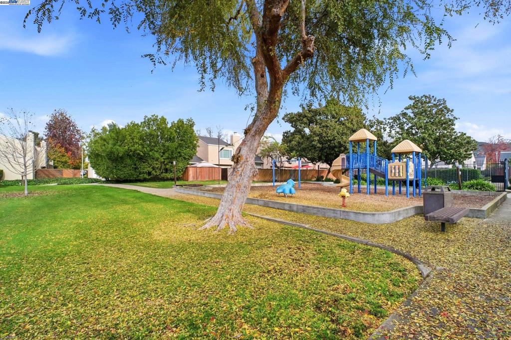 BRIARWOOD - Residential