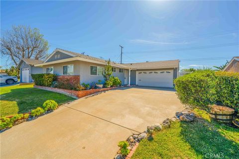 5482 Myra Cypress CA 90630