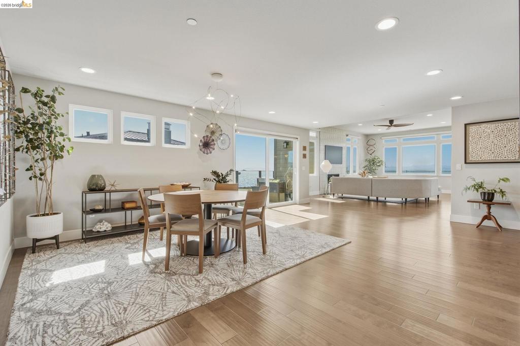 62 Waterline PL