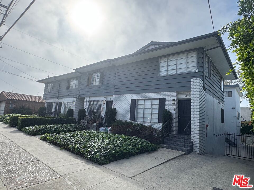 212 W Plymouth Street