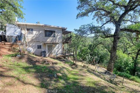 Photo of 12637 Lakeview Dr, Clearlake Oaks, CA 95423 (MLS # LC26067511)