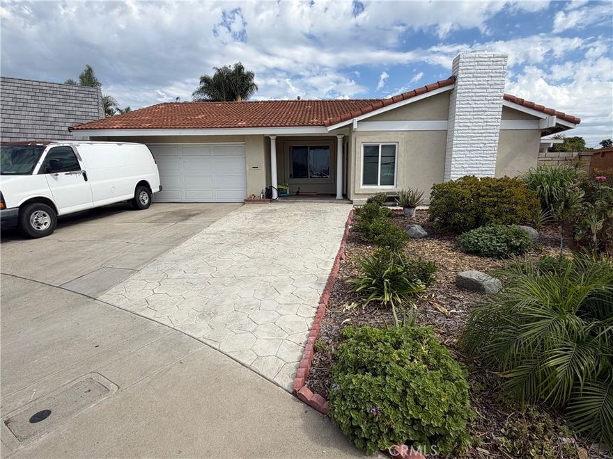 End of Cul-de-sac. Recently remodeled 4 beds 3 baths. 2 master beds. One master bedroom has separate entry. Tile floor in living room, kitchen and family room. Laminate floor 4 beds and office. Brand new AC. No pets allow. No smoke.