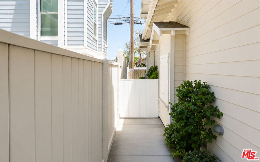 1918 Cabrillo Avenue C