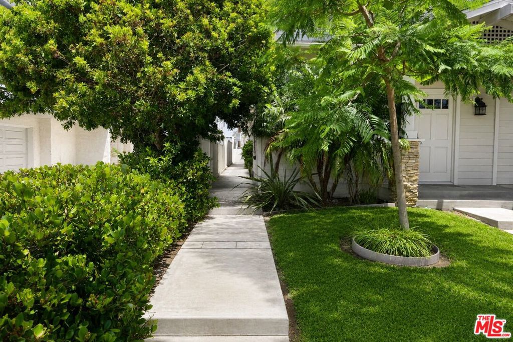 1918 Cabrillo Avenue C, Torrance CA 90501