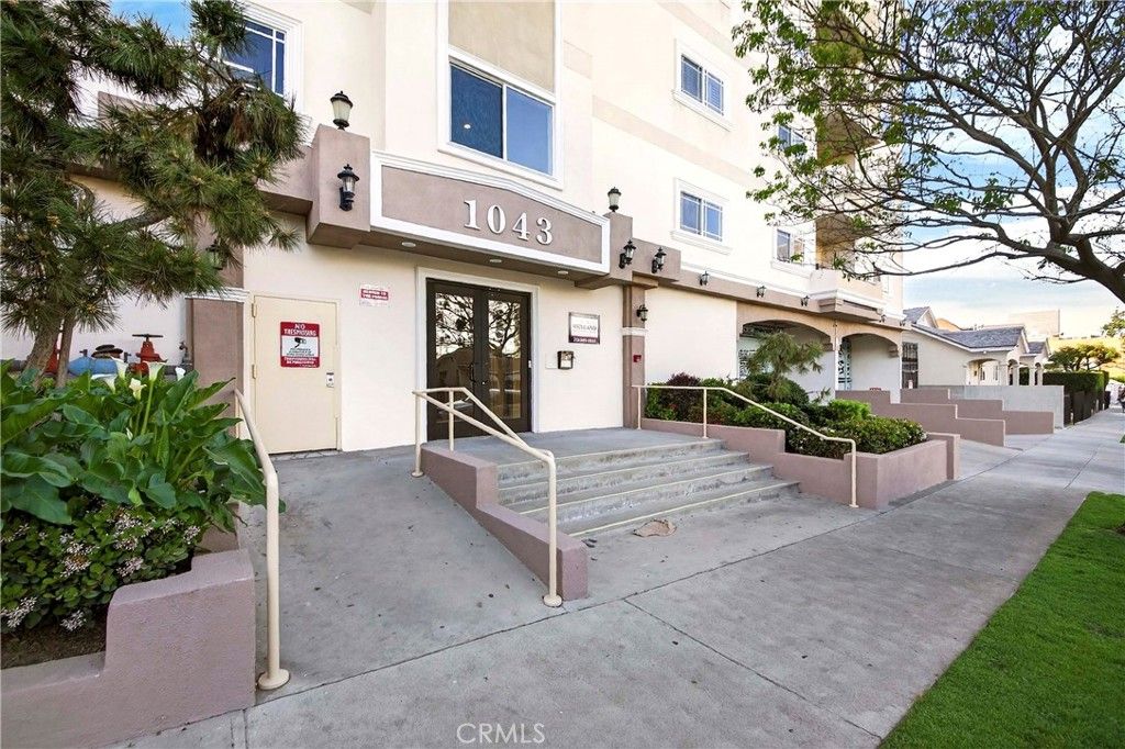 Photo of 1043 S Kenmore Ave #507, Los Angeles, CA 90006 (MLS # PW26045432)