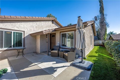 Photo of 25688 Neblina Court, Valencia, CA 91355 (MLS # SR26045896)