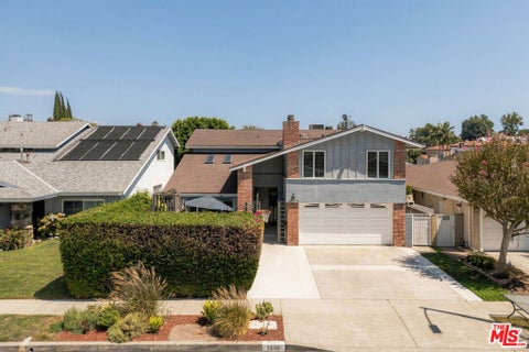 Photo of 5506 Goodland Avenue, Valley Village, CA 91607 (MLS # 26927199)