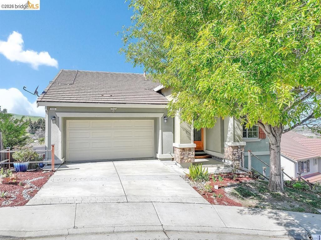 Photo of 115 Delta Vista Ln Ln, Pittsburg, CA 94565 (MLS # 41126660)