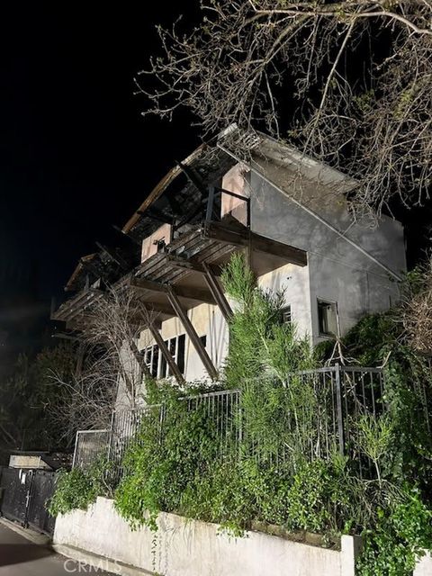 Photo of 4132 Vanetta, Studio City, CA 91604 (MLS # CV26047954)