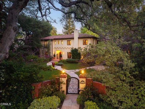 Photo of 4400 Oakwood Avenue, La Canada Flintridge, CA 91011 (MLS # P1-26728)