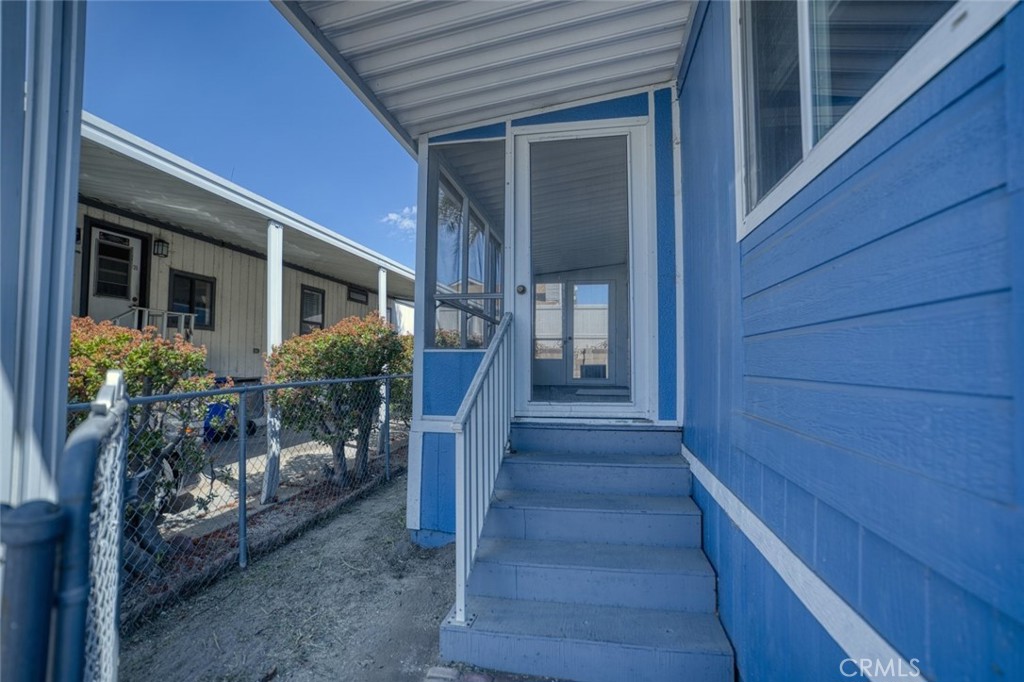 4616 North River Road 8