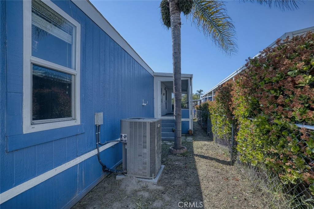 4616 North River Road 8