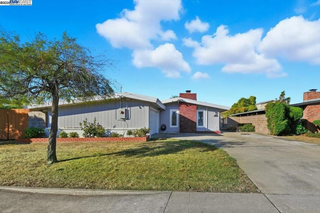 Photo of 1481 Rieger Ave, Hayward, CA 94544 (MLS # 41115514)