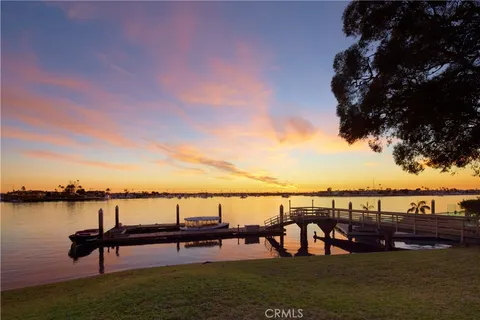 20 Harbor Island, Newport Beach, CA 92660 - MLS#: NP25020448