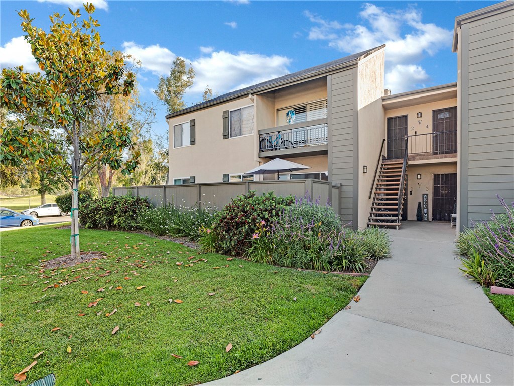 Welcome to Lakeshore Living in the Heart of Valencia!
This beautifully updated ground-level 3-bedroom, 2-bathroom condo offers 1,263 square feet of modern comfort and style in one of Santa Clarita's most desirable communities. Ideally situated directly across from Club Vista Valencia, this turnkey property features recessed lighting, new laminate flooring, and tastefully remodeled bedrooms and bathrooms.
The open-concept layout creates an inviting atmosphere perfect for entertaining or unwinding after a long day. Whether you're a first-time buyer, savvy investor, or simply ready to enjoy the ease of low-maintenance living with high-end touches, this home delivers.
Nestled in a quiet, well-kept neighborhood, residents enjoy access to 2 sparkling community pools, a clubhouse, lush greenbelts, and walking paths, plus a 2-car carport for added convenience.
Located just minutes from the 5 Freeway, California Institute of the Arts, College of the Canyons, and top-tier shopping, dining, and entertainment at Valencia Town Center—everything you need is at your fingertips.
Don’t miss your chance to own this gorgeous, move-in-ready home in the sought-after Lakeshore community. Schedule your tour today before it’s gone!