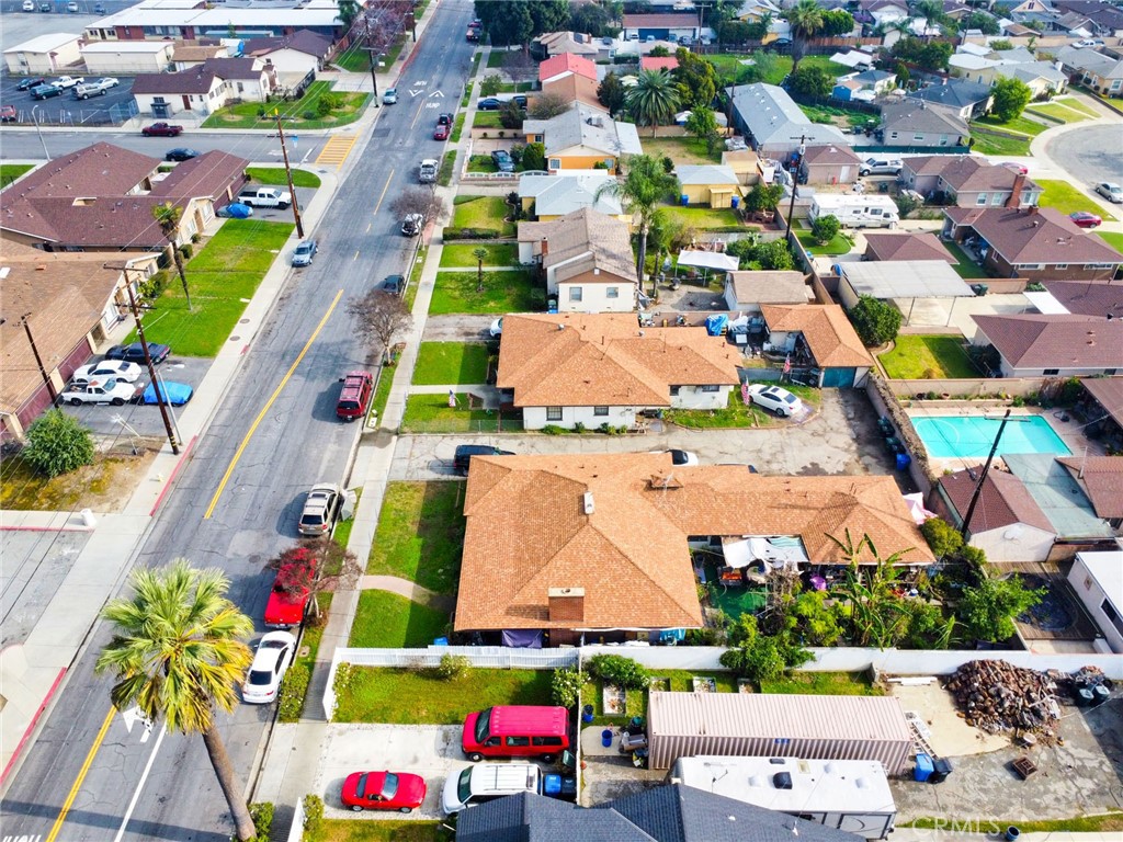 886 E Kingsley Avenue