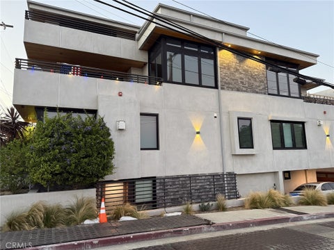 Photo of 800 Bard ST, Hermosa Beach, CA 90254 (MLS # SB26132508)