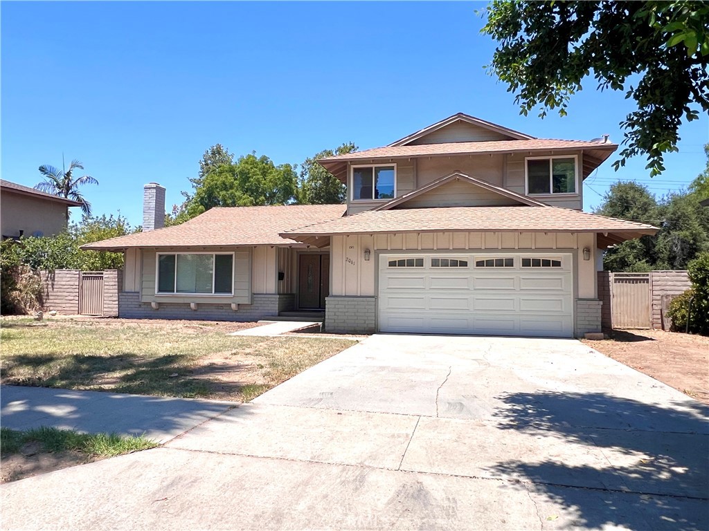 *** Single Family 4-Bedroom Home Near Victoria Club & UC Riverside ***
Nestled in the Victorian Club Community, this beautifully maintained 4-bedroom home offers comfort and convenience. Enjoy a spacious layout with recessed lighting, ceiling fan, a cozy fireplace in the living room, and an updated kitchen featuring white shaker cabinets and granite countertops.
The primary suite is conveniently located on the main floor, complete with a private bathroom, walk-in closet, and sliding door access to the backyard. Upstairs you'll find three additional bedrooms with ample closet space, natural light, and easy-care flooring, along with a full bathroom.
Additional highlights include a 2-car garage with laundry hookups, a generous backyard with citrus trees and a storage shed. Just 2 miles from UC Riverside and minutes from local parks, shopping, schools, and the prestigious Victoria Club.
** Refrigerator and gardening services are included in the rent **
