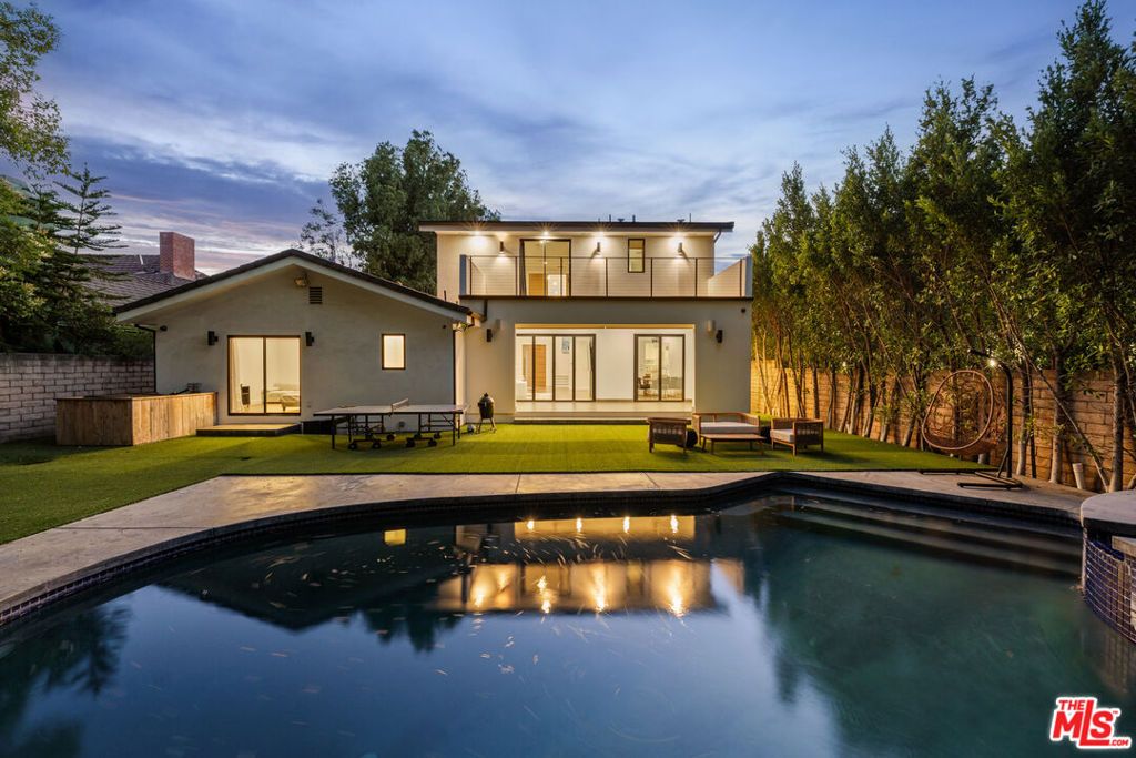 Photo of 5062 Woodley Avenue, Encino, CA 91436 (MLS # 25555987)