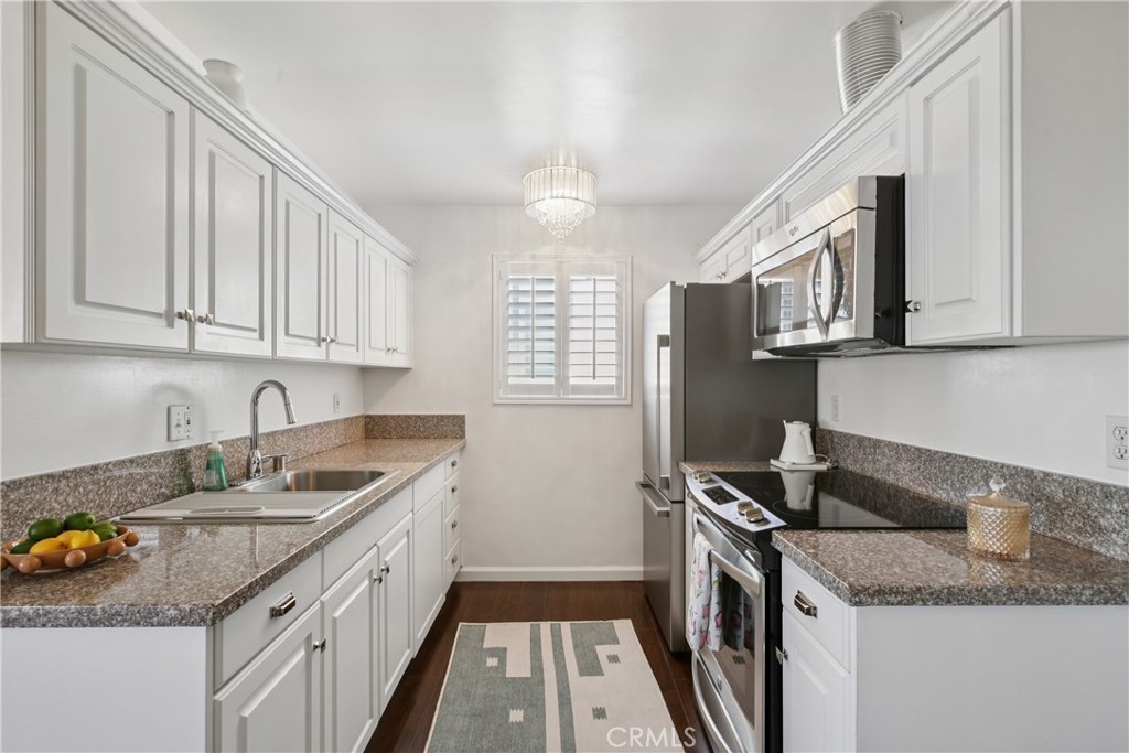 2704 Voorhees Avenue 4