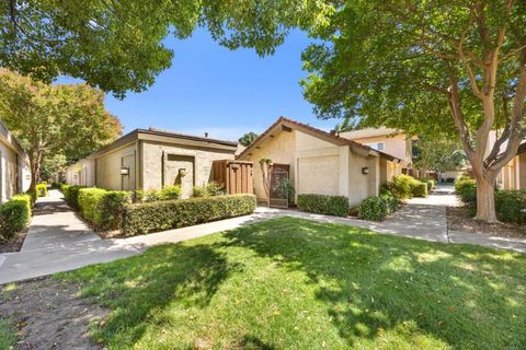 Photo of 3607 Fawndale Drive, Modesto, CA 95356 (MLS # ML82052157)