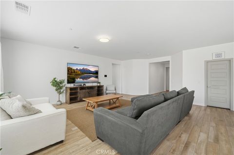 Tiny photo for 31618 Shawnee Cir, Menifee, CA 92584 (MLS # SW26049628)