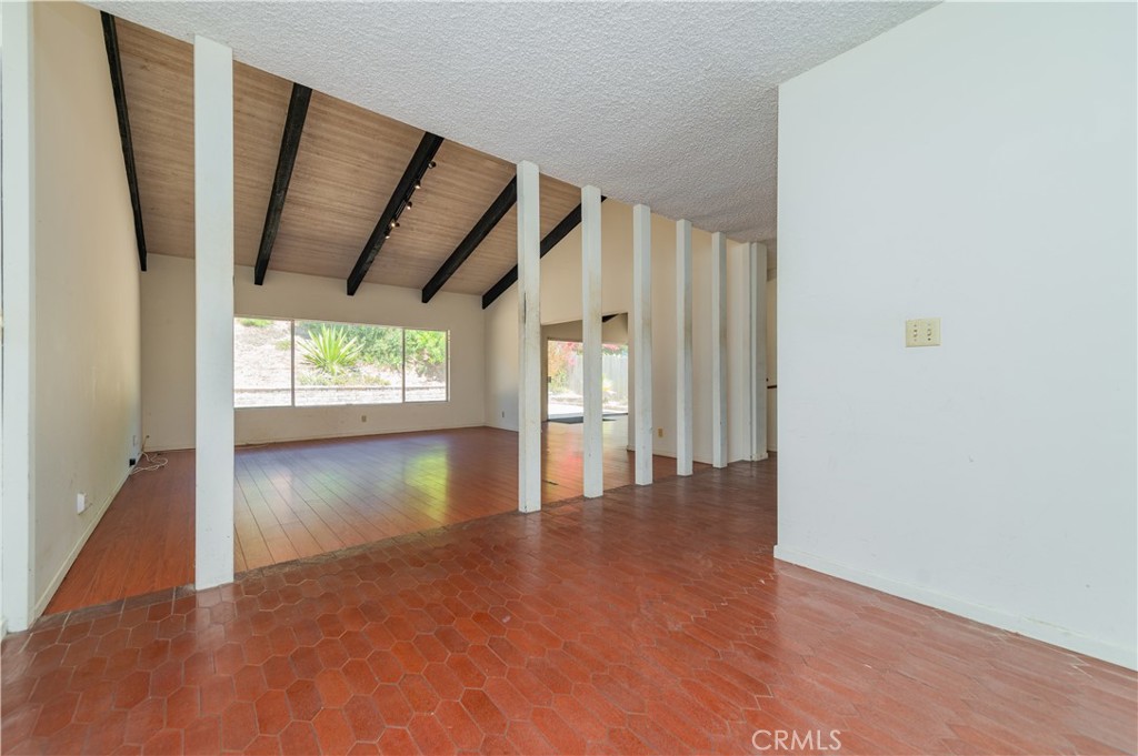 30212 Calle De Suenos