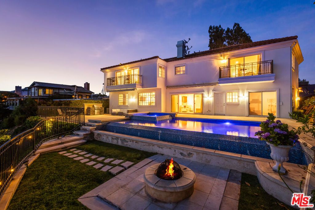 Photo of 1957 Linda Flora Drive, Los Angeles, CA 90077 (MLS # 25548867)