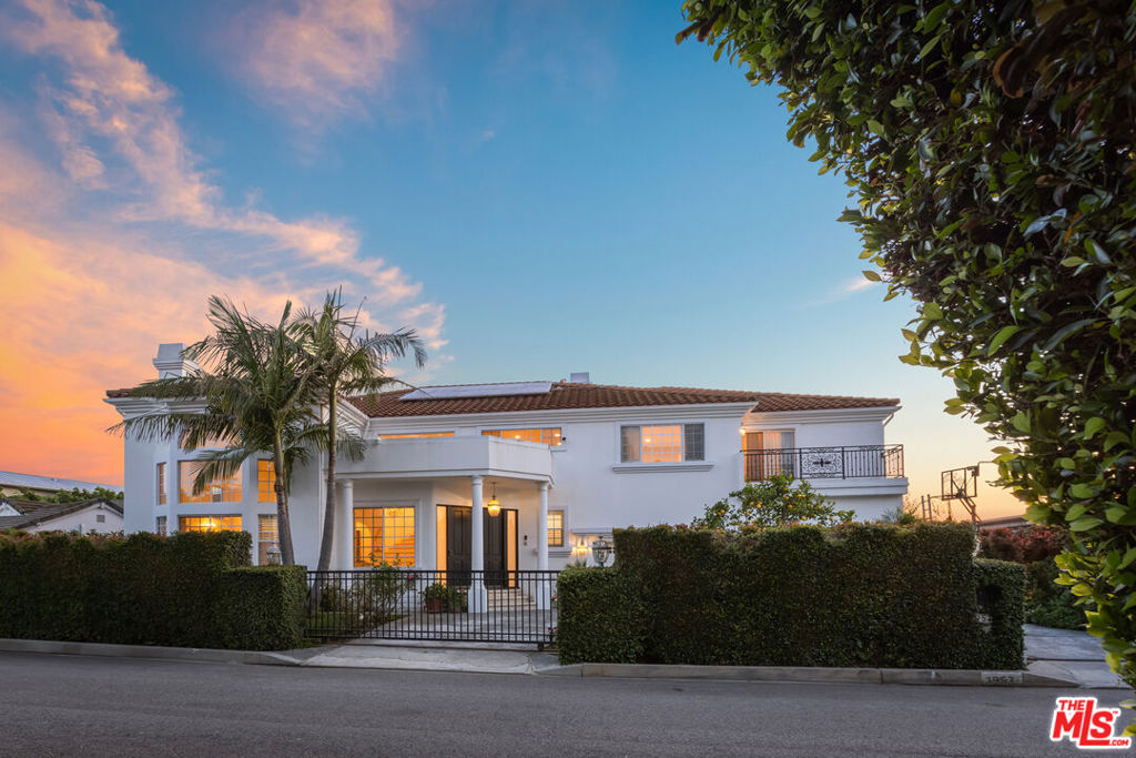 1957 Linda Flora Drive