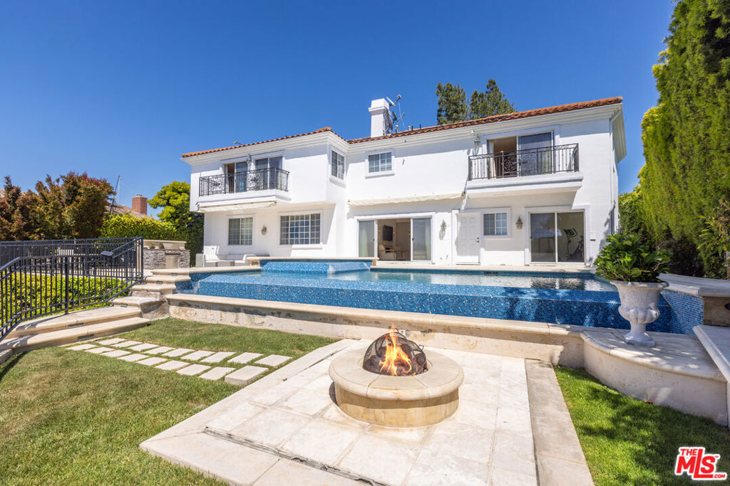 1957 Linda Flora Drive