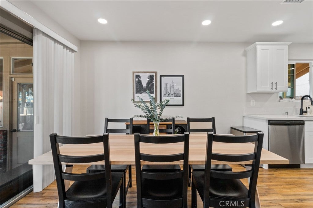 1136 W Edna Place