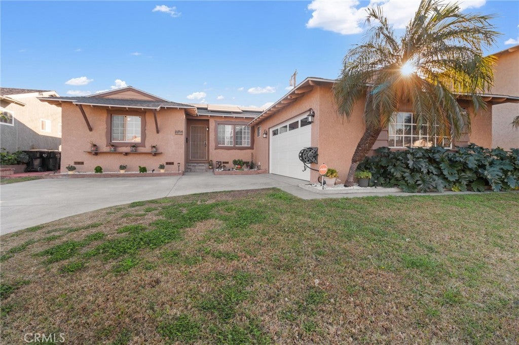 1136 W Edna Place