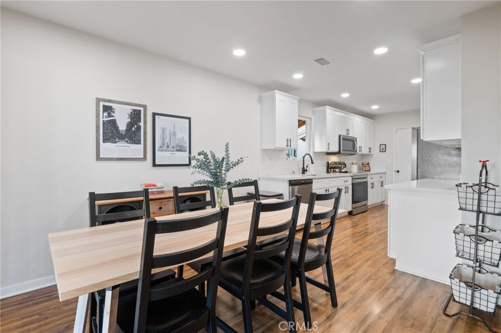 1136 W Edna Place
