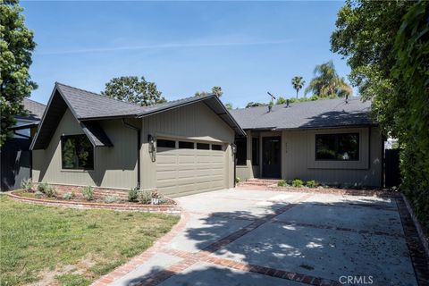 Photo of 4316 Bellaire Ave, Studio City, CA 91604 (MLS # SR26104342)