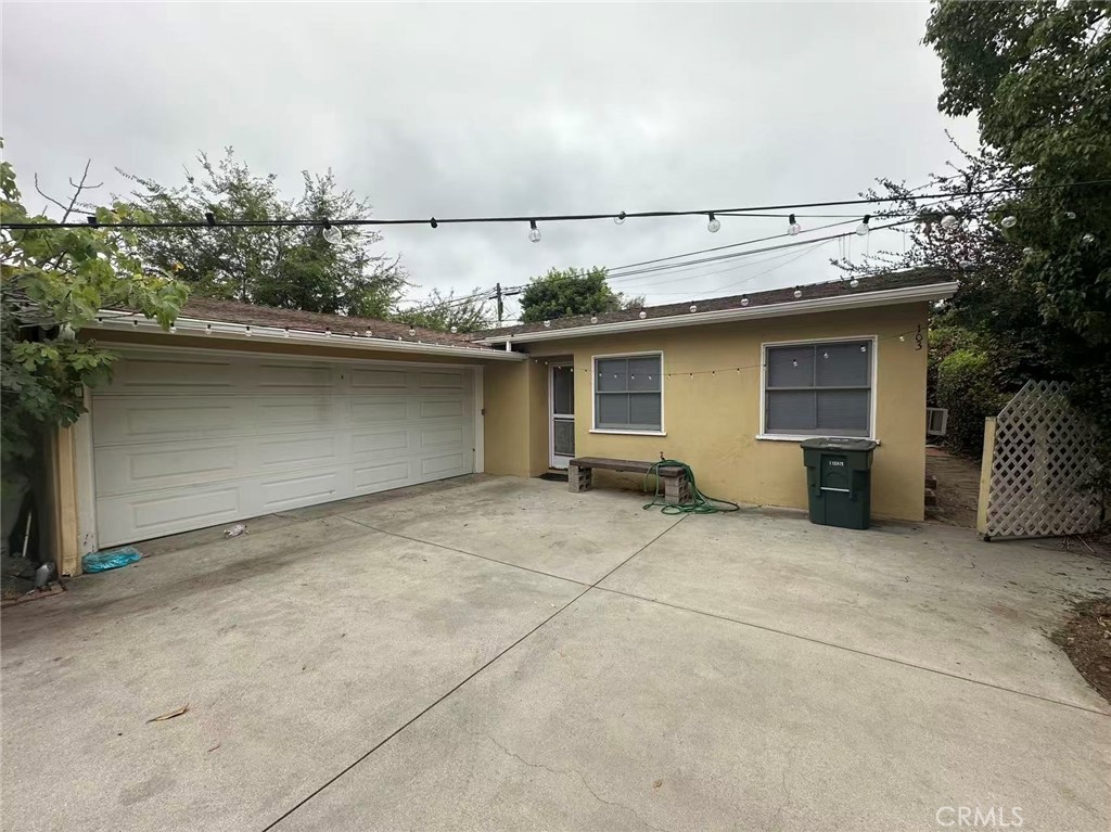 Quite back house close to PCC and Cal Tech., surround by many restaurants, banks and other conveniences. This two bedrooms, one bath. Duplex with private yard and two car attached garage. Situated on a beautiful tree lined street, this one story modern home is a rare find. Fine amenities including light filled floor layout with hardwood flooring, Good size of kitchen and custom cabinetry. Individual air conditioning unit in each bedroom and living area, recess lighting, sconces, breakfast area, large living room, indoor laundry hookup and more. A must see to appreciate!