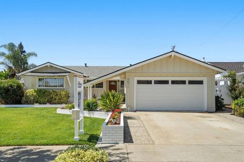 Photo of 2611 Malaga Drive, San Jose, CA 95125 (MLS # ML82041225)