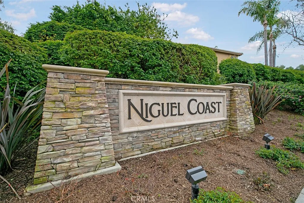 Laguna Niguel, California 92677, United States, 2 Bedrooms Bedrooms, ,3 BathroomsBathrooms,Residential,Active,205411