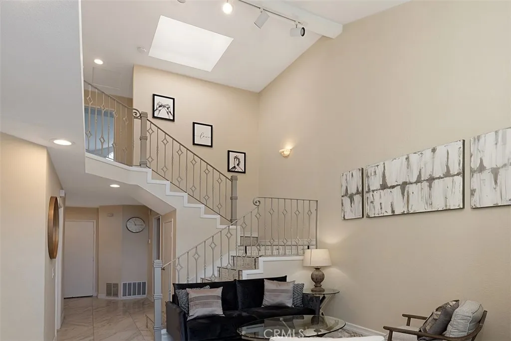 Laguna Niguel, California 92677, United States, 2 Bedrooms Bedrooms, ,3 BathroomsBathrooms,Residential,Active,205411